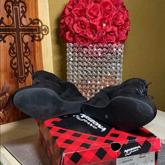 Arizona Lacie Booties - Picture 3 of 6